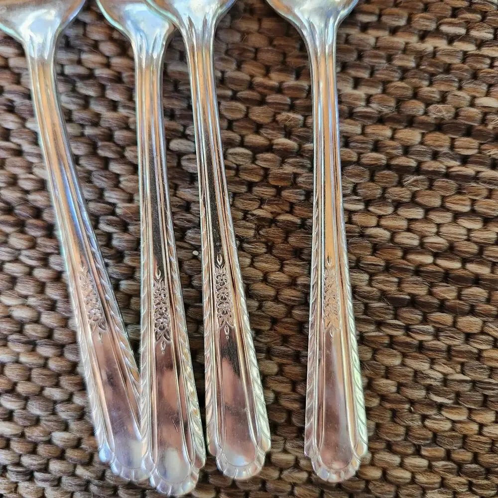 16 Silver Plate/Stainless Steel Flatware Spoon Fork Spreader for use or craft